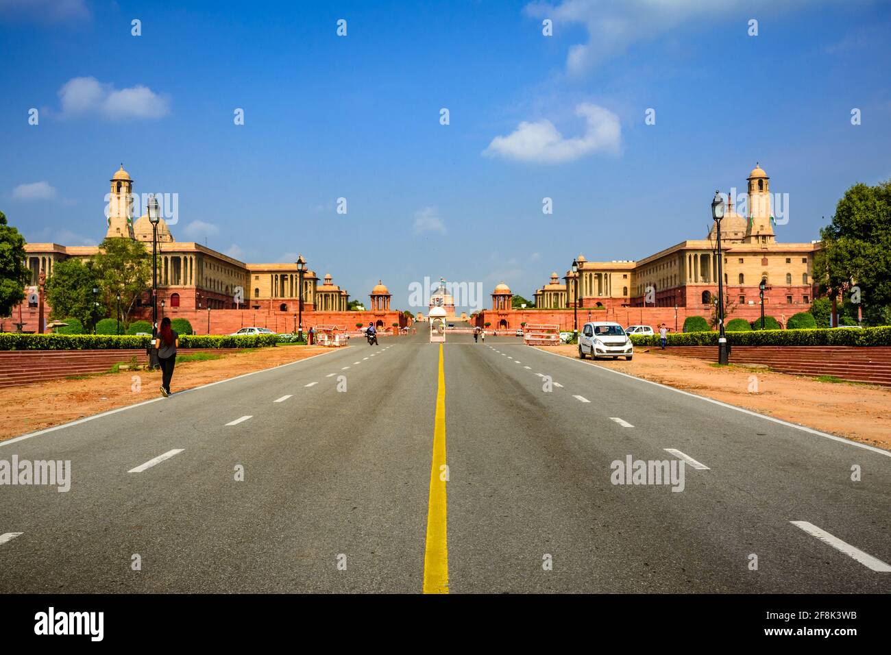 Rajpath 'King's Way' ist ein zeremonieller Boulevard in Delhi, der Fährt von Rashtrapati Bhavan auf dem Raisina Hill durch Vijay Chowk Und Indien Tor zur Nation Stockfoto