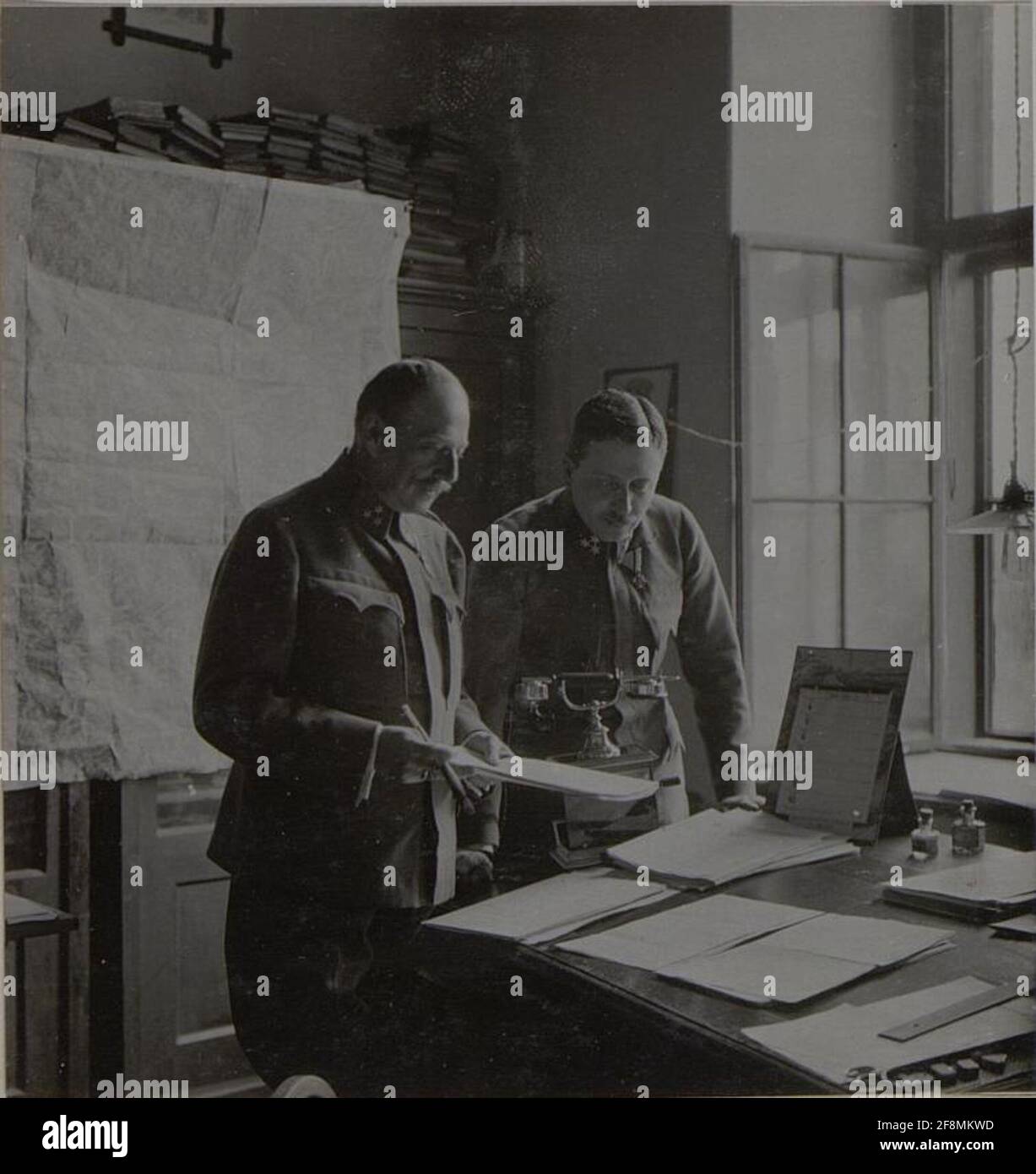 Kapitän Körösi mit Rittmeister Eisl. . Stockfoto