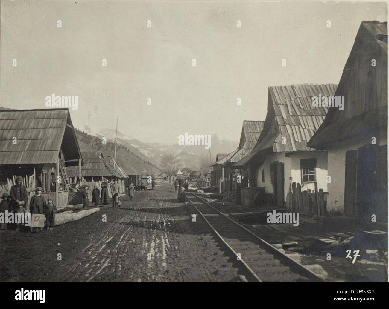 Straße gegen Borsabanja. Stockfoto