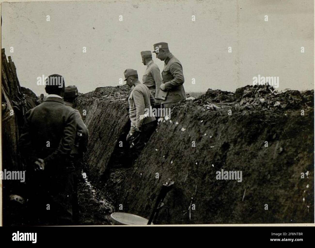 Feldmarschaleutnant.hofmann in Schützengraben bei Michalowka. Stockfoto