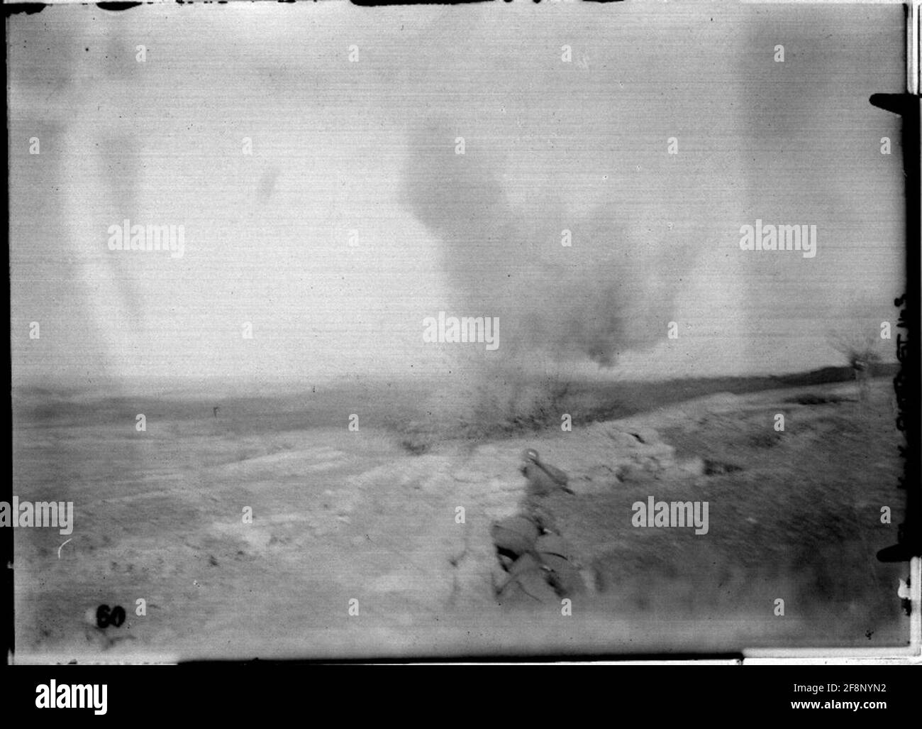 Sprengung eines ausgegrabenen Angriffs mit einem konzentrierten Angriff, wahrscheinlich zwischen Zniatyn und Zalesczzy, auf dem Dnjester, Galizien, Grenze zur Bukowina; Fotograf: Fotostelle 3. Stockfoto