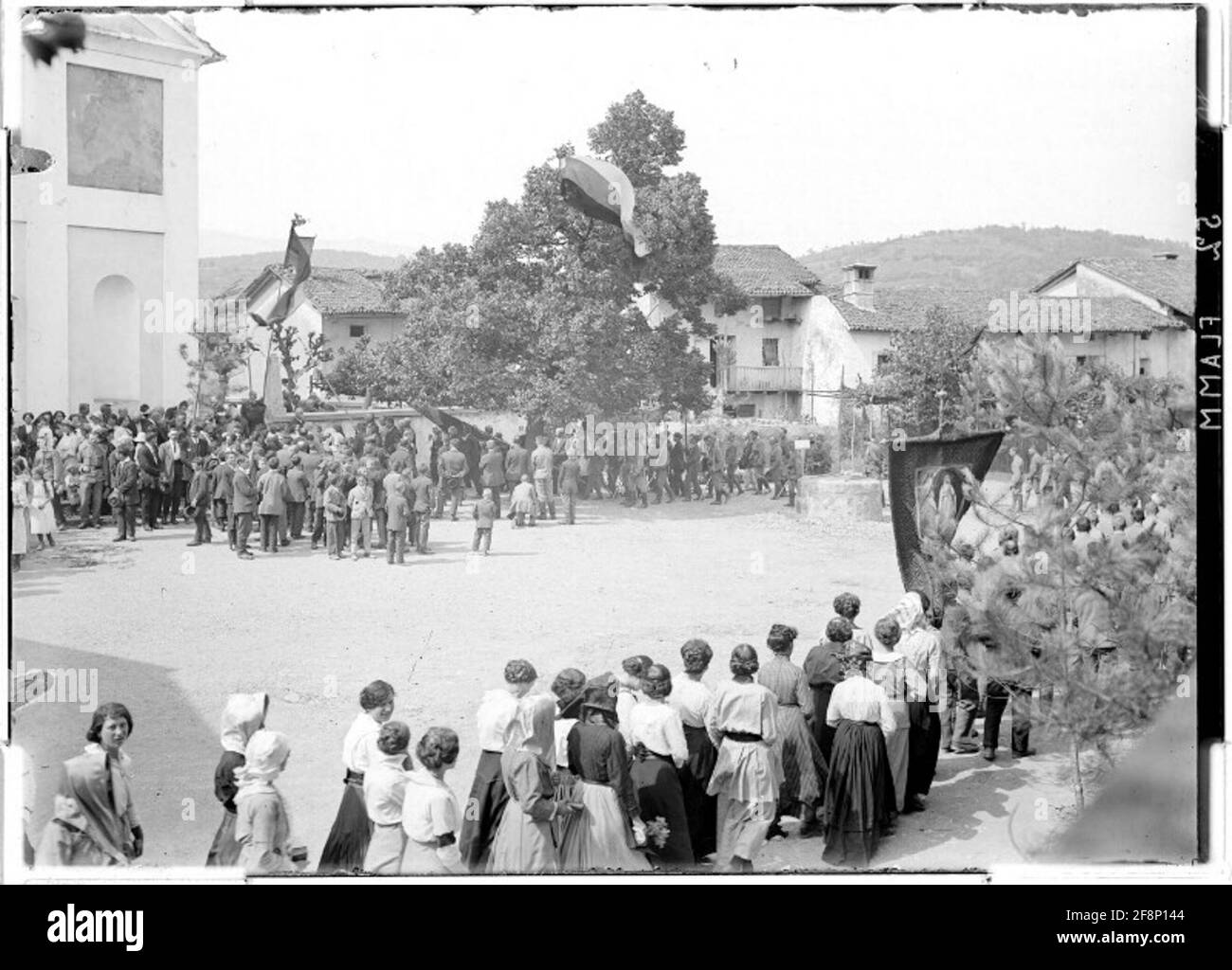 Fronleichnamsprozession in Dornberk hinter der Südwestfront. Stockfoto