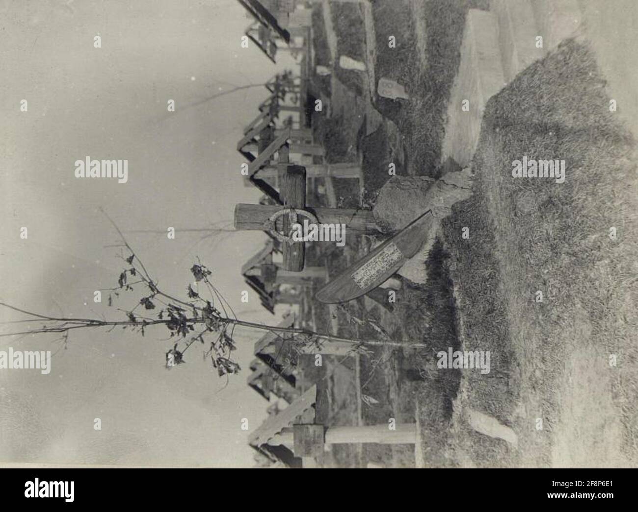 Darstellung des Soldatenfriedhofs und der Gräber auf dem russischen Kriegsschauplatz. Stockfoto