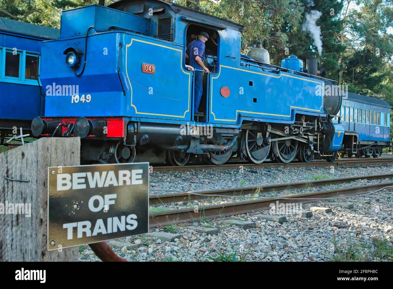 Lithgow, New South Wales Australien - 19. März 2006: Lokomotive der Zig Zag Railway wird bewegt Stockfoto