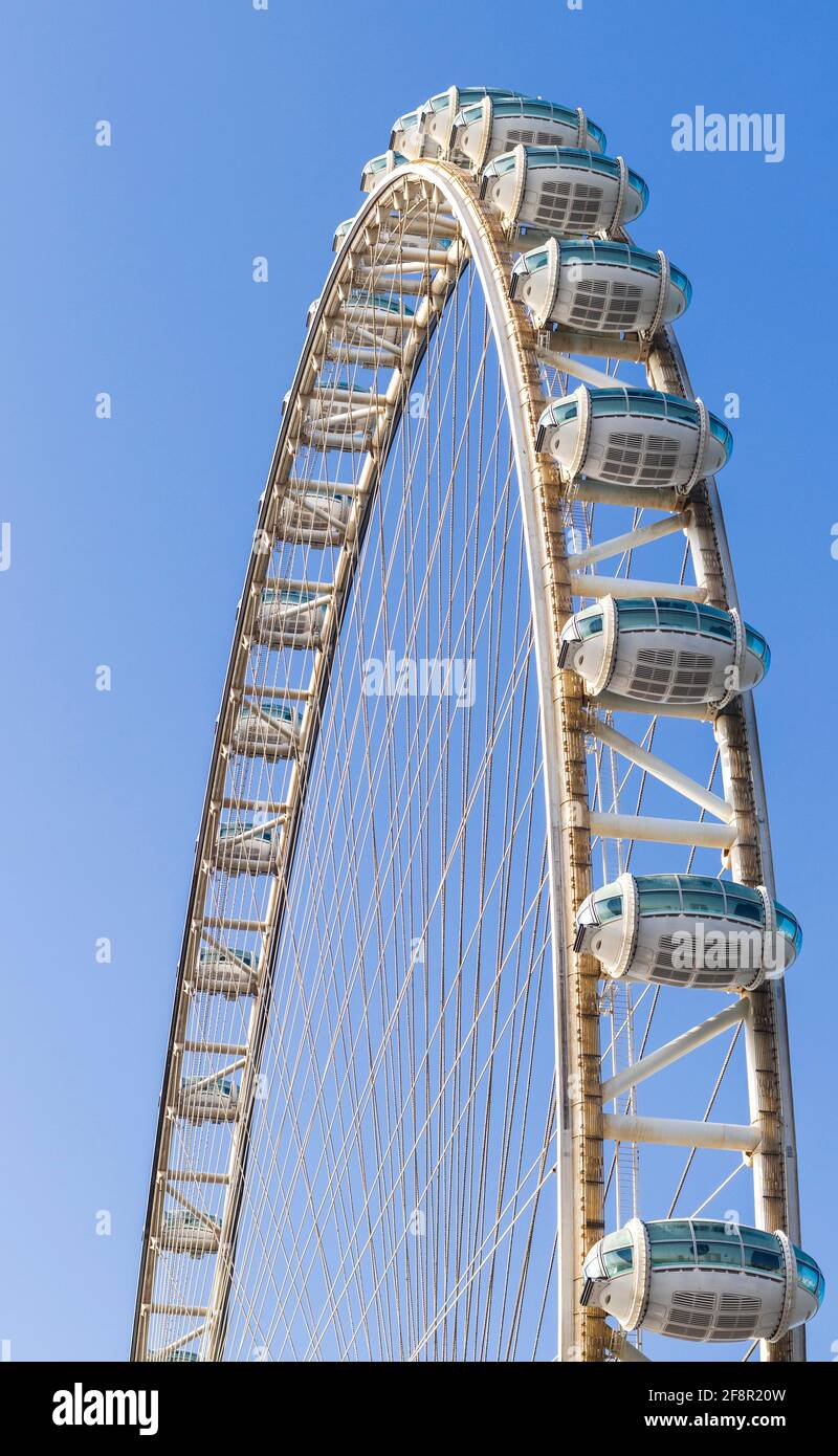 Dubai, VAE - 04.10.2021 Teilansicht eines höchsten Riesenrads der Welt Ain Dubai, gelegen in 'Blue Waters' bei Meraas in Dubai, VAE Stockfoto