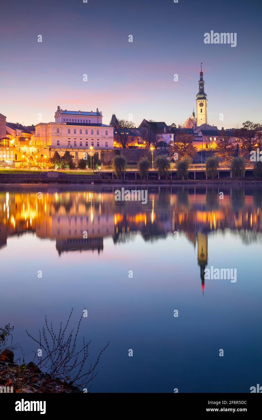 Tabor, Tschechische Republik. Stadtbild von Tabor, Tschechien bei schönem Herbstuntergang. Stockfoto