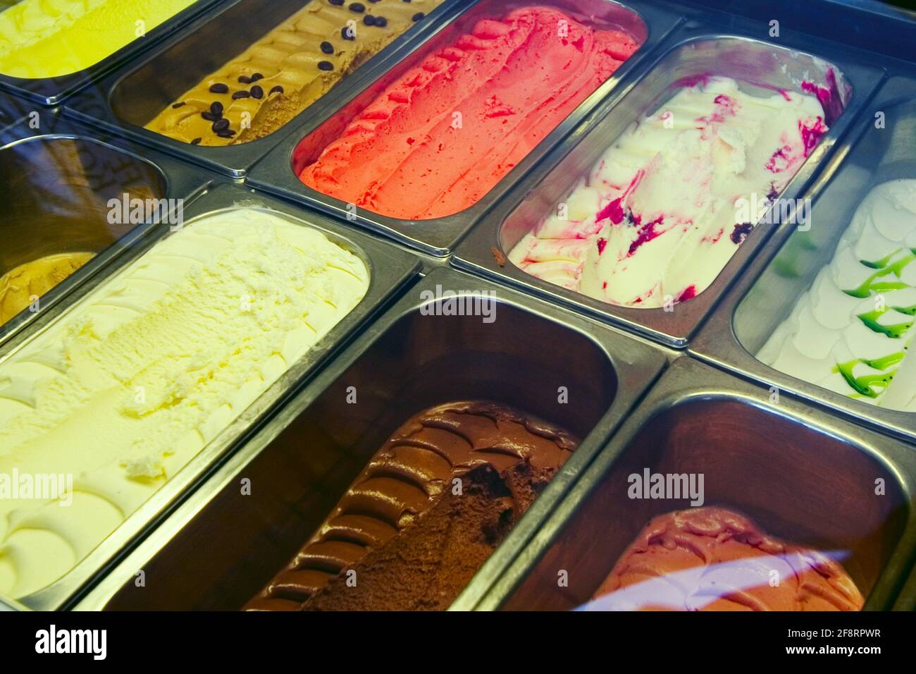 Verschiedene Eiscreme in der Eisdiele Stockfoto