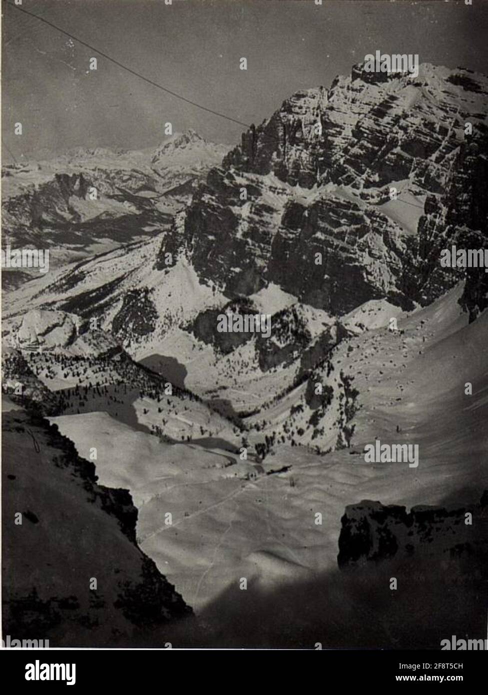 Blick von der Fankarte aus, Blick gegen Sarebach (Winkelstation) der Seilbahn, Stern - pasettilager deutlich sichtbar. . Stockfoto