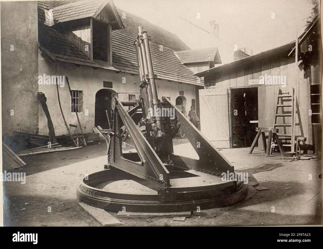 L.f.a. Cannon Nro.L. Zum Brennen bereit. Aufgenommen am 5. Juli 1916.. Stockfoto