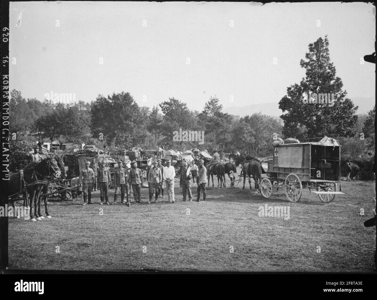 Fuhrwerke des ersten Divisionanity Institute Aufnahme wahrscheinlich in die Gebiet in der Nähe von Gorizia (Görz) Stockfoto