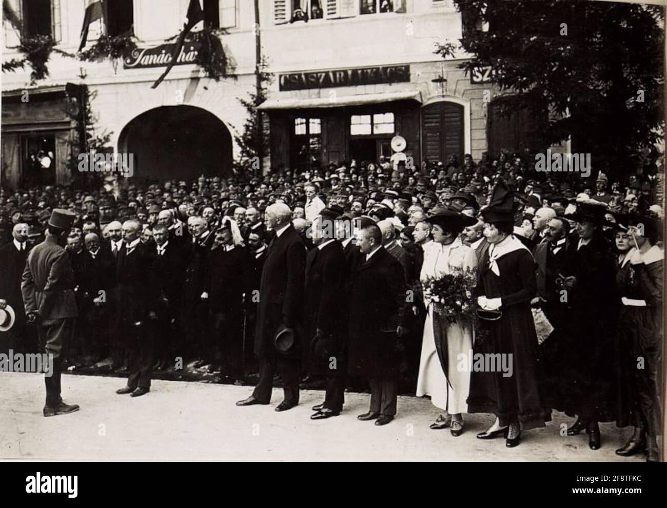 Fronttour Kaiser Karl I. von 14.- 18.6.1917 an die Südostfront und Budapest, Bevölkerung in Csik Vasarhely. Stockfoto