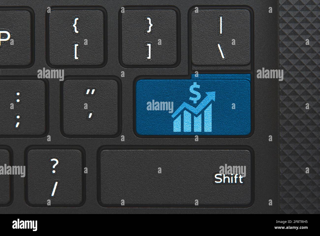 Geldsymbol auf der Computertastatur. Konzeptionelle Idee von Geld, Darlehen, Morgen, Einkommen Stockfoto