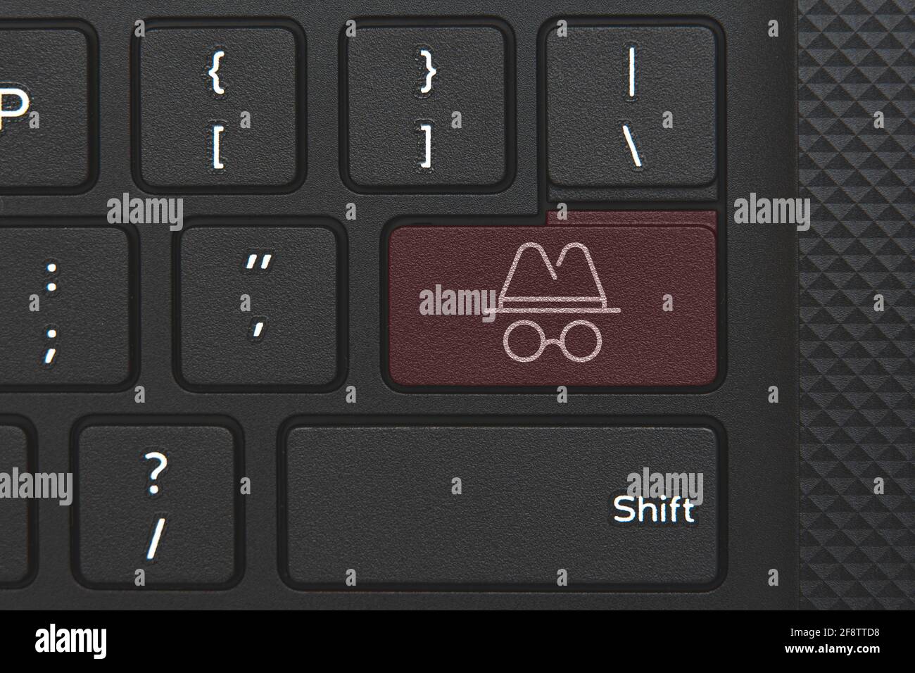 Inkognito-Symbol auf der PC-Tastatur. Konzeptuelle Idee der Anonymität Stockfoto