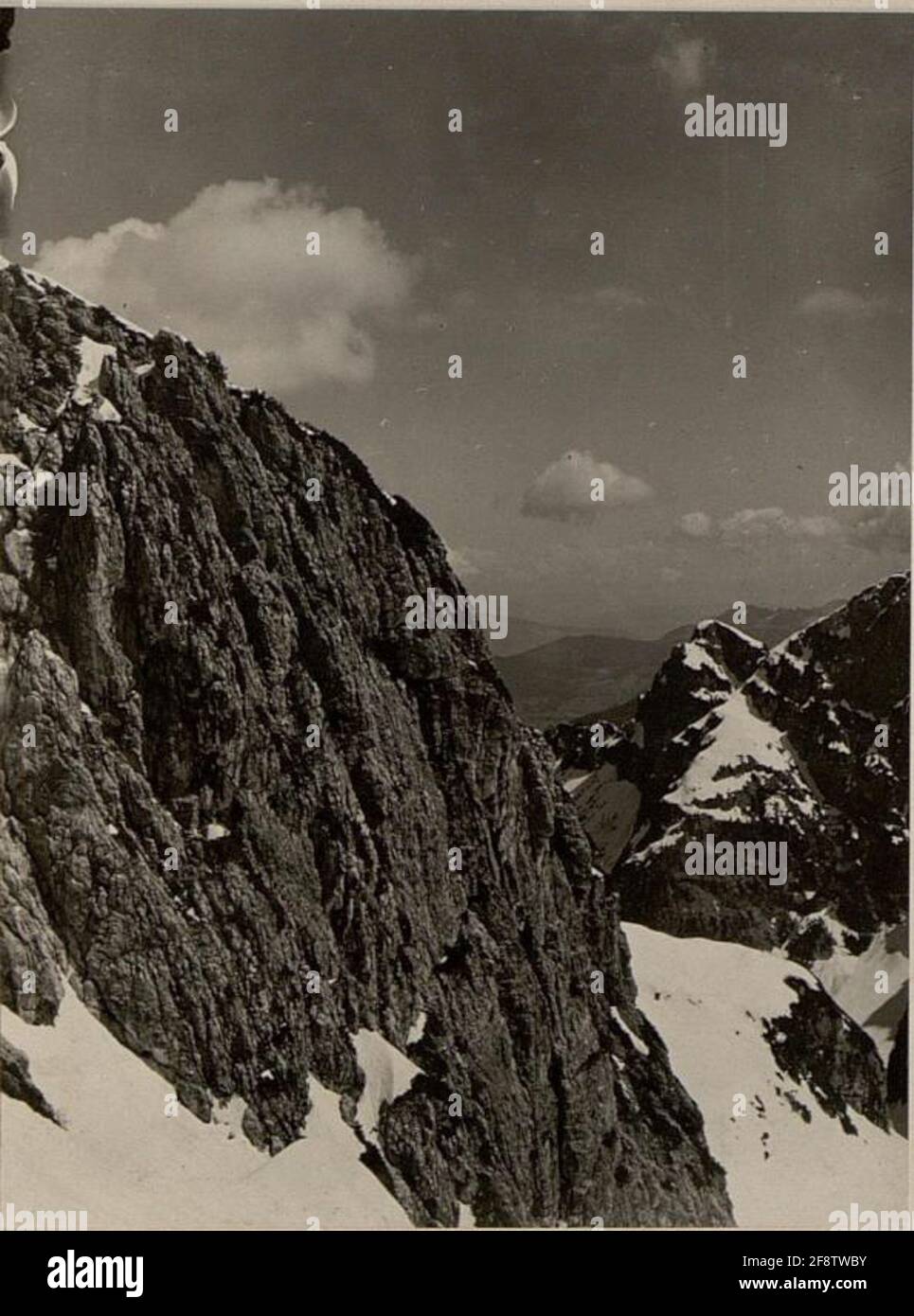 Blick von der Naboisscharte gegen die mangart, aufgenommen am 4. Mai 1916. Stockfoto