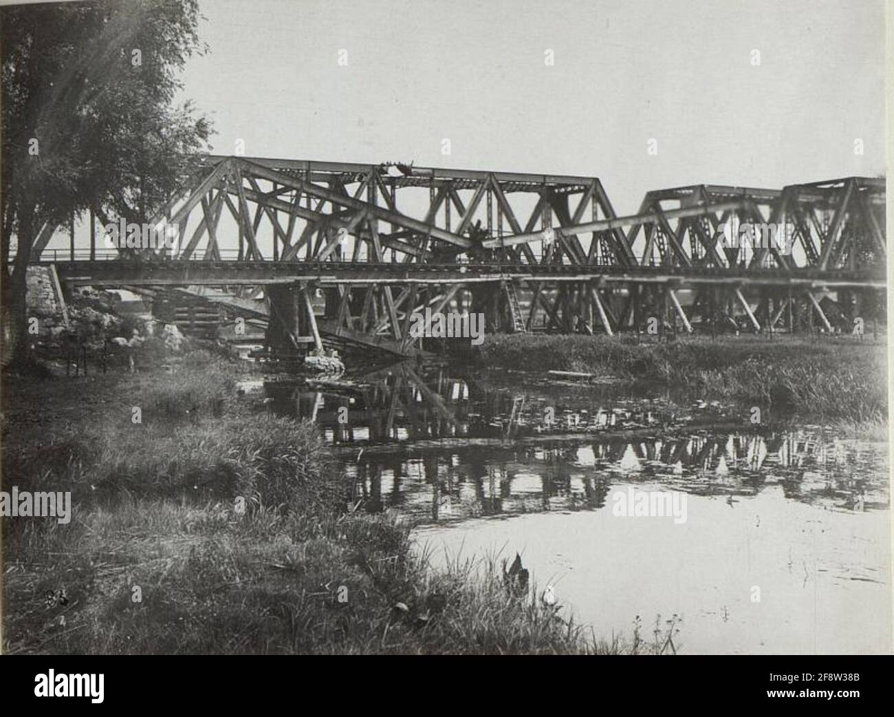 Kowel: Eisenbahnbrücke. . Stockfoto