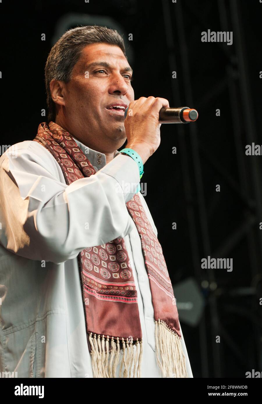 Gamal Abdel Wahed von der ägyptischen Band El Tanbura beim Womad Festival, Großbritannien, 29. Juli 2011. Stockfoto