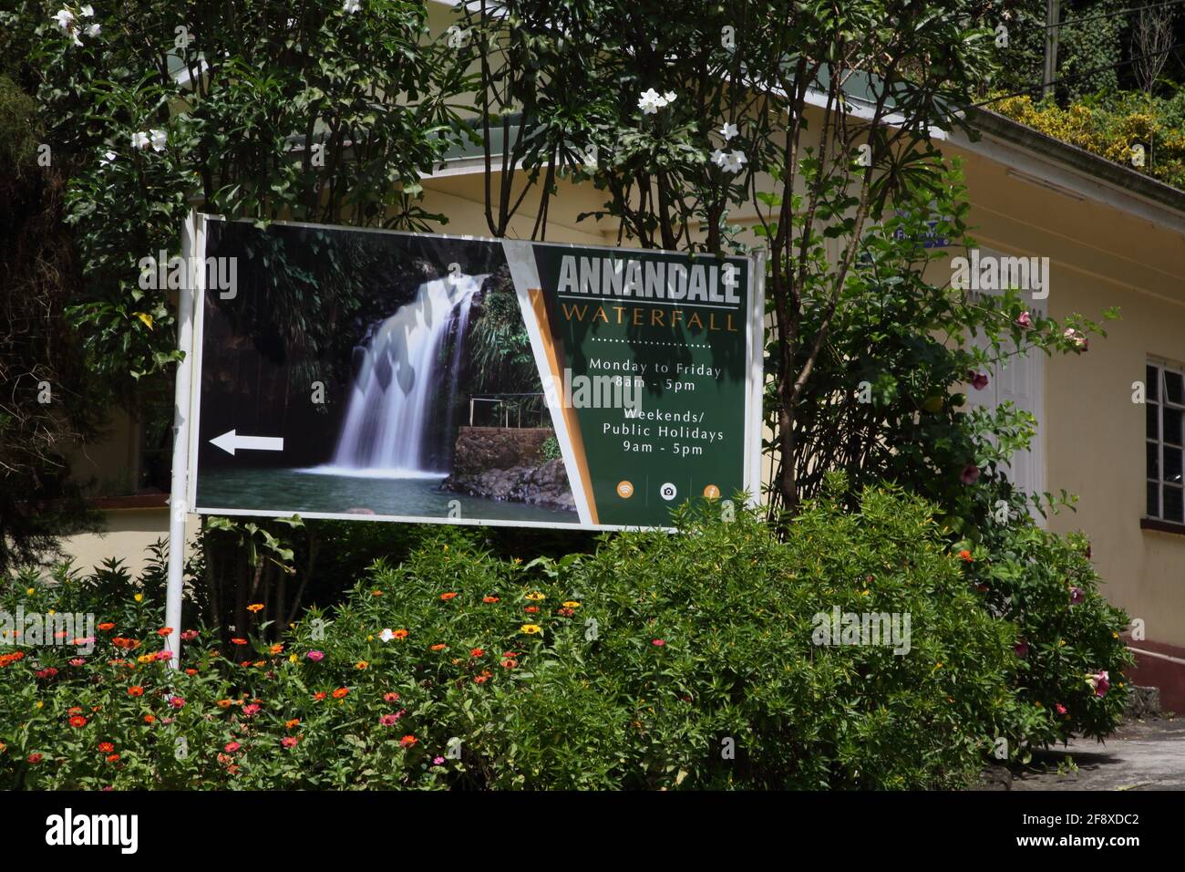 Willis Grenada Reklametafeln Annandale Wasserfall Stockfoto