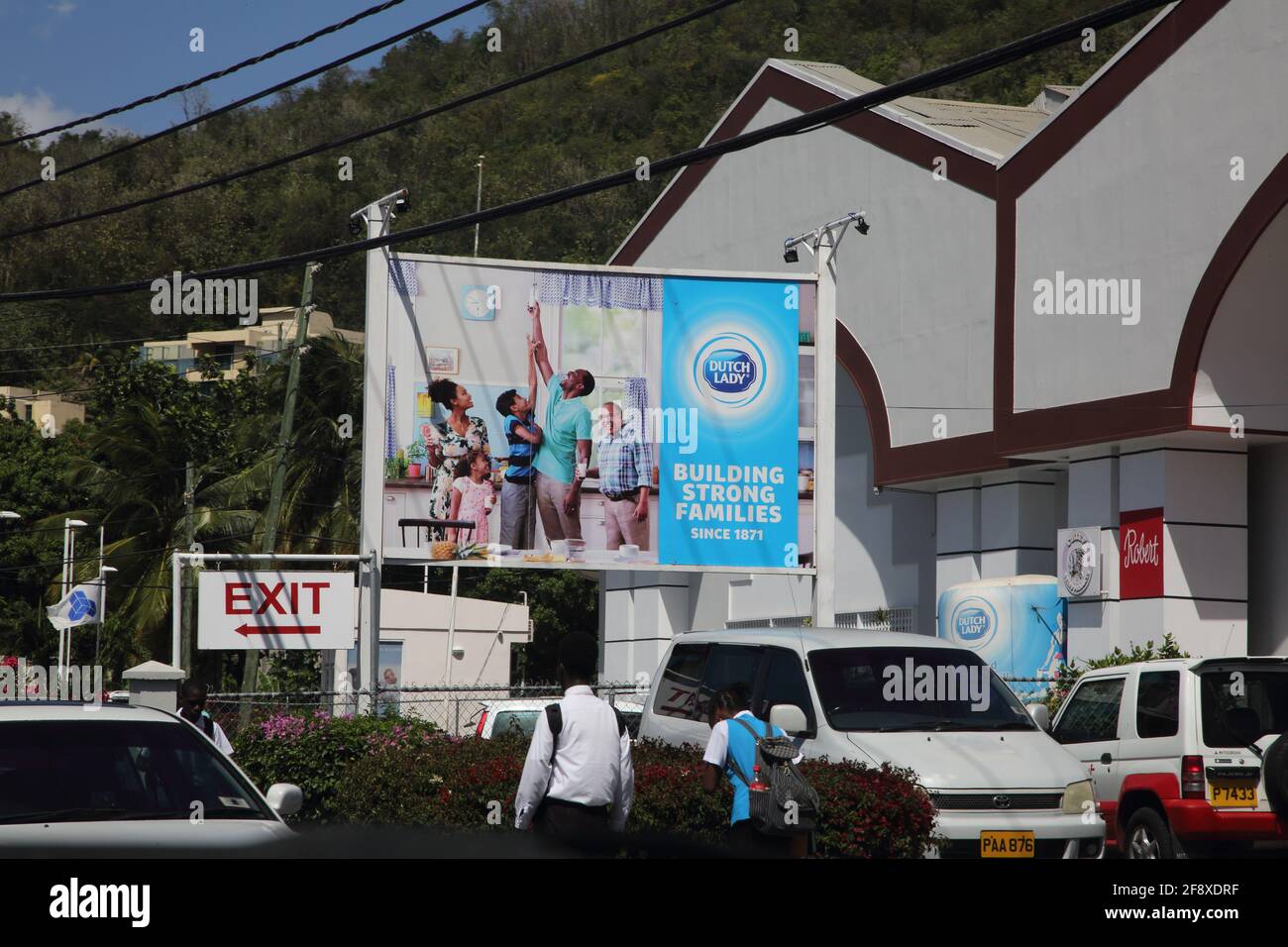 South St George's Grenada Reklametafel außerhalb der Agentur von Hubbard Stockfoto