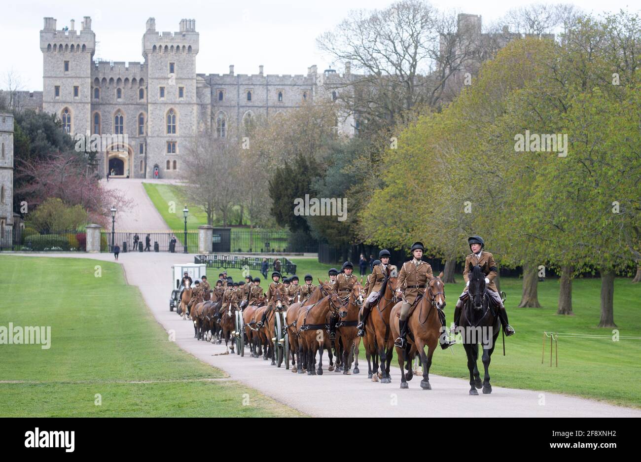 Windsor, Großbritannien. April 2021. Eine Generalprobe im Schloss Windsor für die Beerdigung des verstorbenen Prinzen Philip, Herzog von Edinburgh. Die Beerdigung findet am Samstag, dem 17. April, um 15:00 Uhr in der St. George's Chapel, Windsor, statt. Nur 30 Gäste werden teilnehmen. Generalprobe für das Begräbnis des Duke of Edinburgh Credit: Mark Thomas/Alamy Live News Stockfoto