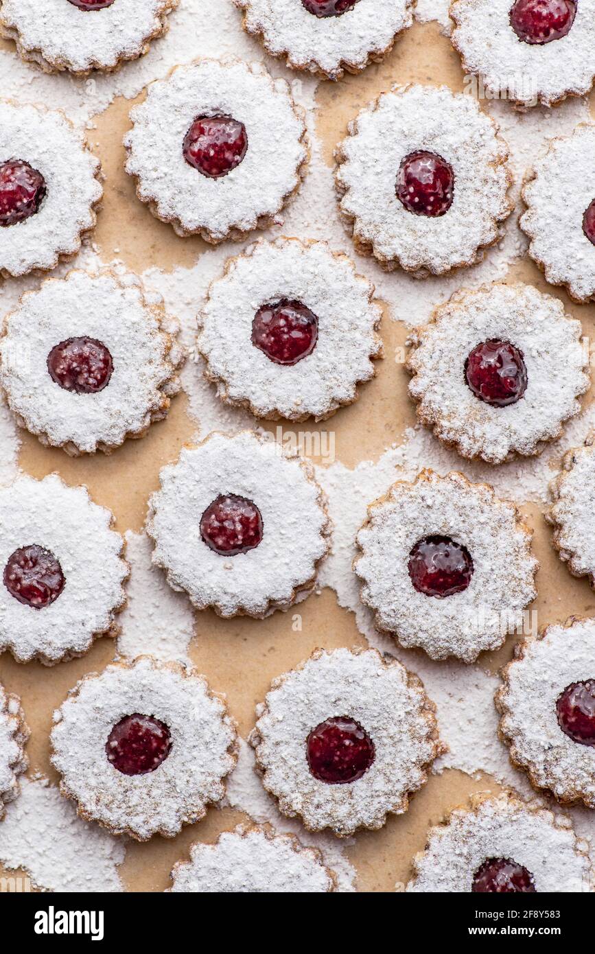 Orange Linzer Cookies Stockfoto