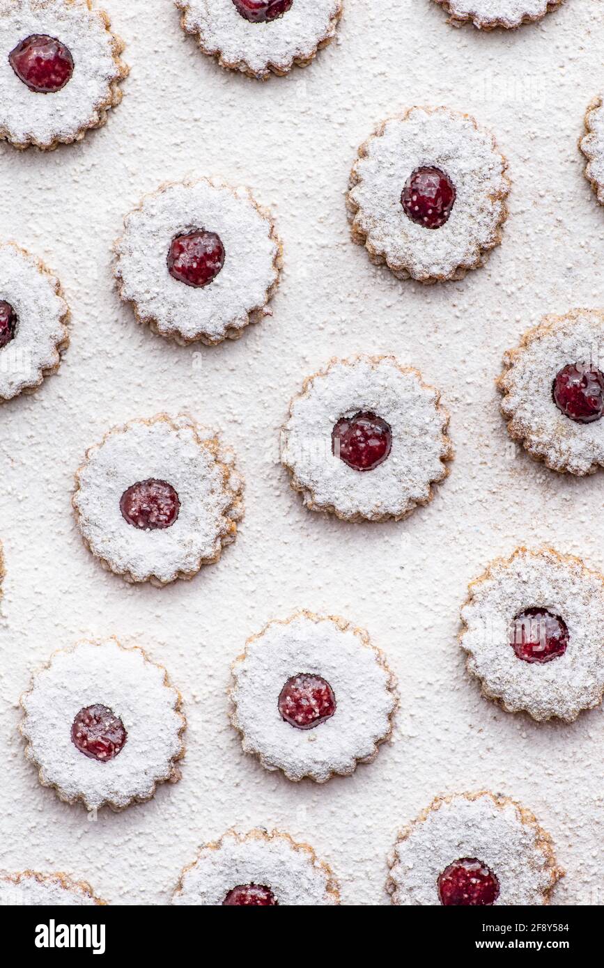 Orange Linzer Cookies Stockfoto