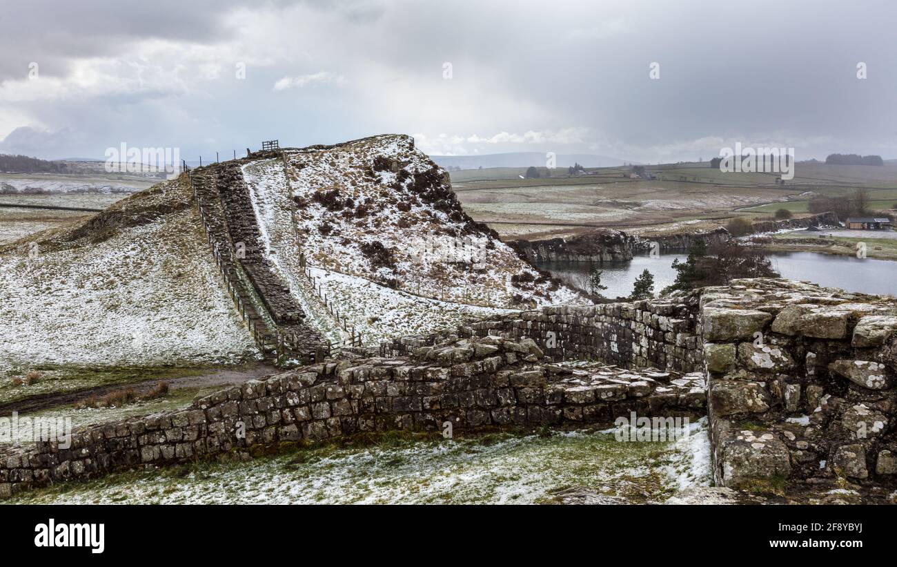 Winterlandschaft im Cawfields Quarry on Hadrian's Wall, Roman Wall, Northumberland, Engalnd, Großbritannien. Stockfoto