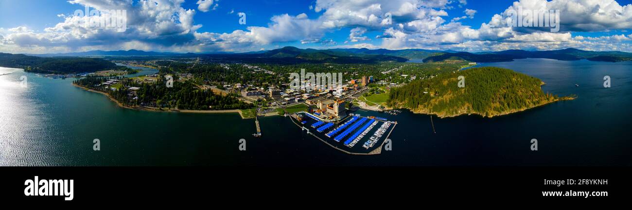 Luftaufnahme der Küstenstadt und des Yachthafens, Coeur d Alene, Idaho, USA Stockfoto