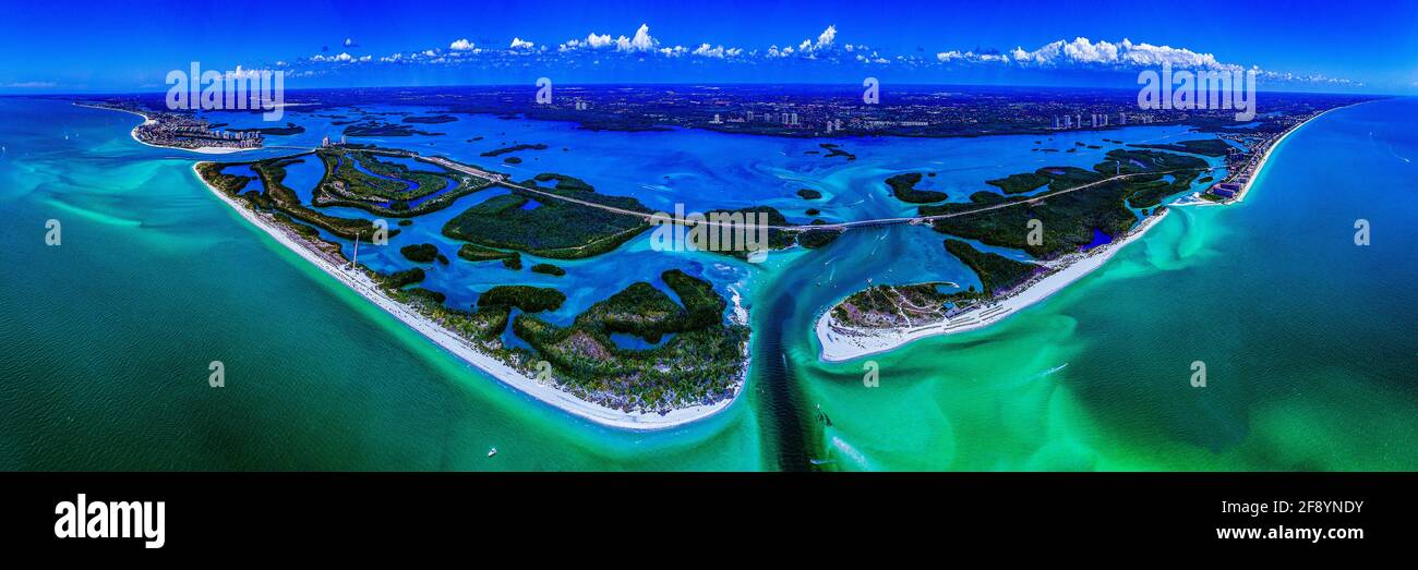 Luftaufnahme der malerischen Landschaft mit Lovers Key und Big Carlos Pass, Bonita Springs, Florida, USA Stockfoto