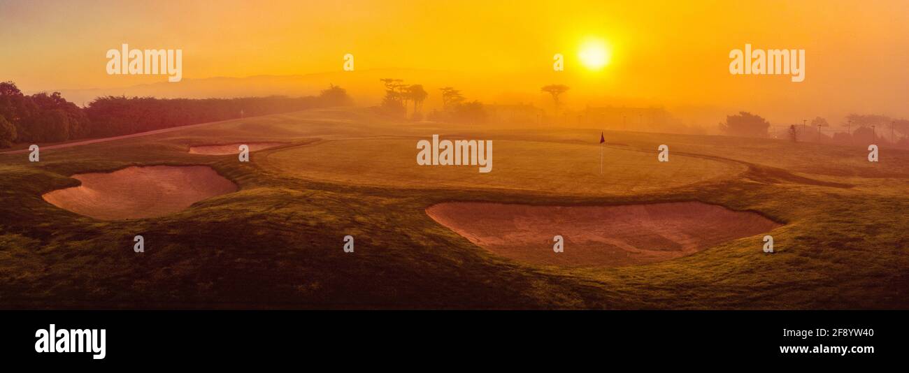 Golfplatz bei Sonnenaufgang, Half Moon Bay Golf Links, Kalifornien, USA Stockfoto