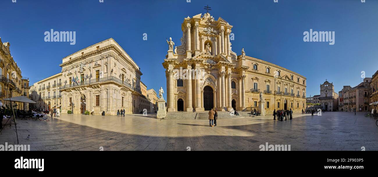Piazza del Duomo und Kathedrale von Syrakus, Sizilien, Italien Stockfoto
