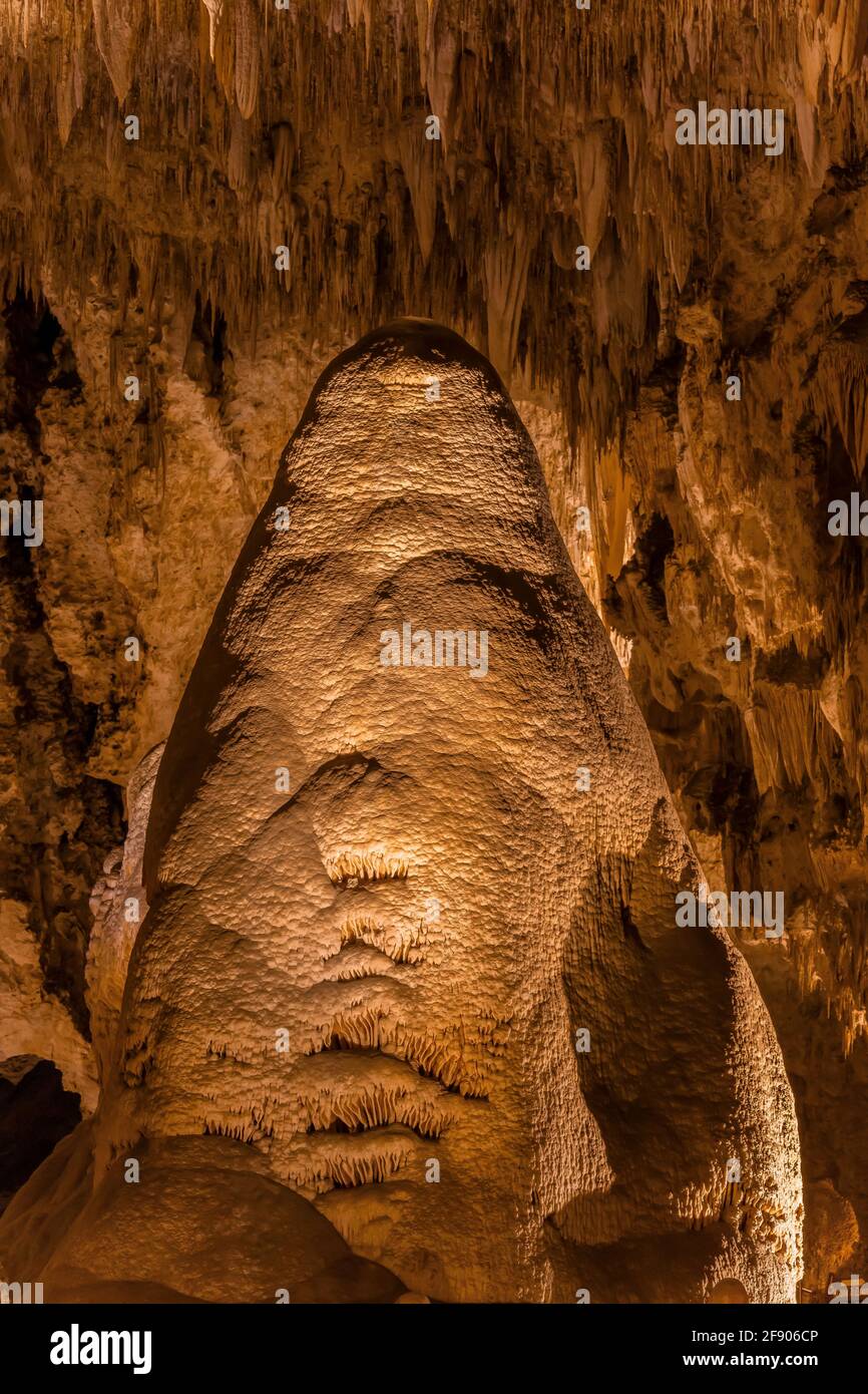 Atemberaubende Formationen tief unter der Erde im Carlsbad Caverns National Park, New Mexico, USA Stockfoto