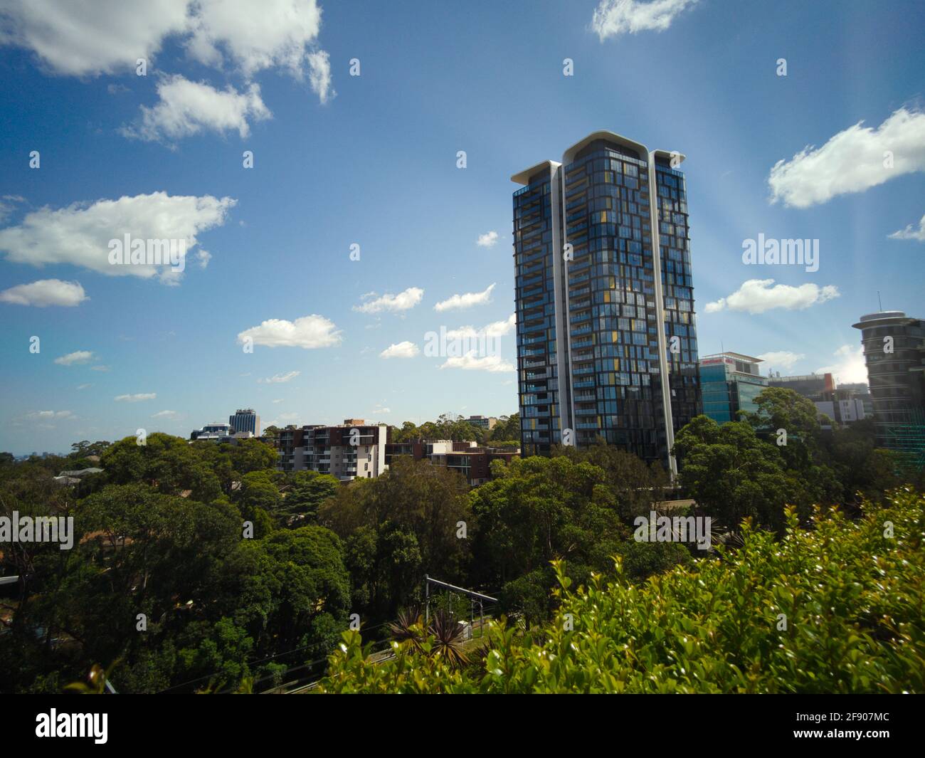 ST. LEONARDS, AUSTRALIEN - 04. März 2021: St Leonards, Sydney, Australien - 4 2021. März : EIN malerischer Blick über die Lower North Shore Sydney in einem warmen s Stockfoto