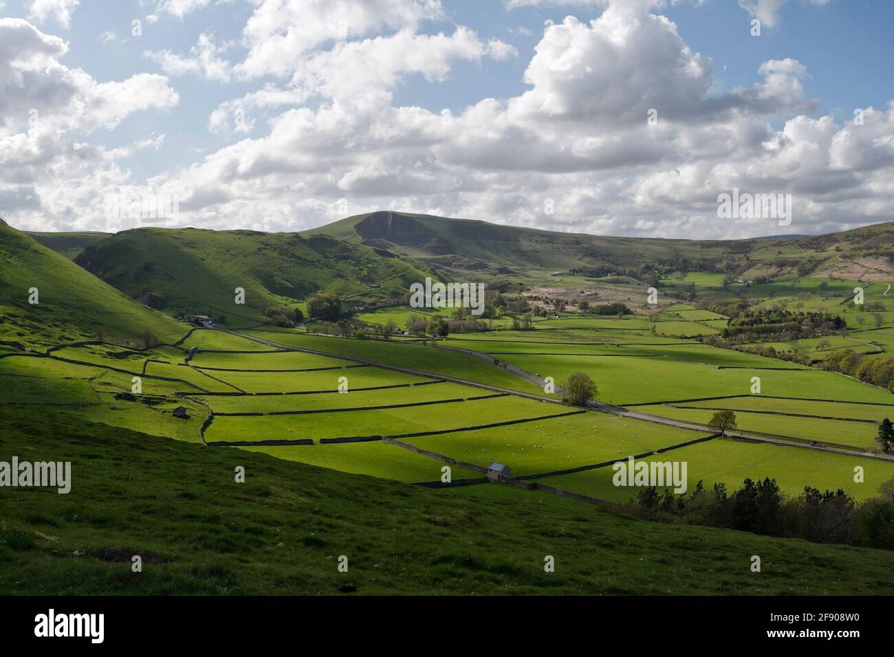 MAM Tor, Hope Valley Castleton, Derbyshire Peak District Landscape, England UK English Farm Land Pennine Hills Stockfoto