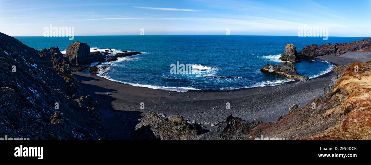 Landschaft mit schwarzem Sandstrand, Island Stockfoto