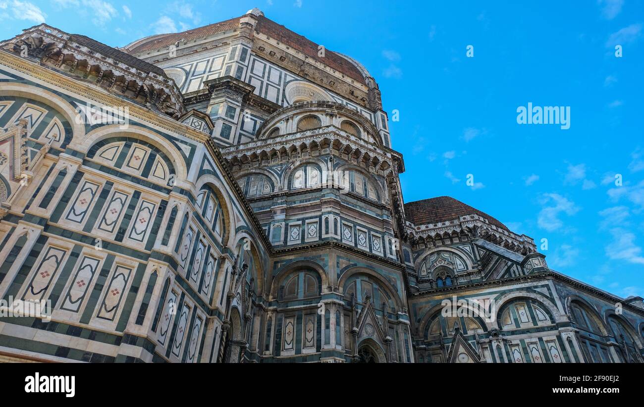 Duomo oder die Kathedrale von Florenz, die über dem Zentrum der Altstadt von Florenz, Italien, thront Stockfoto