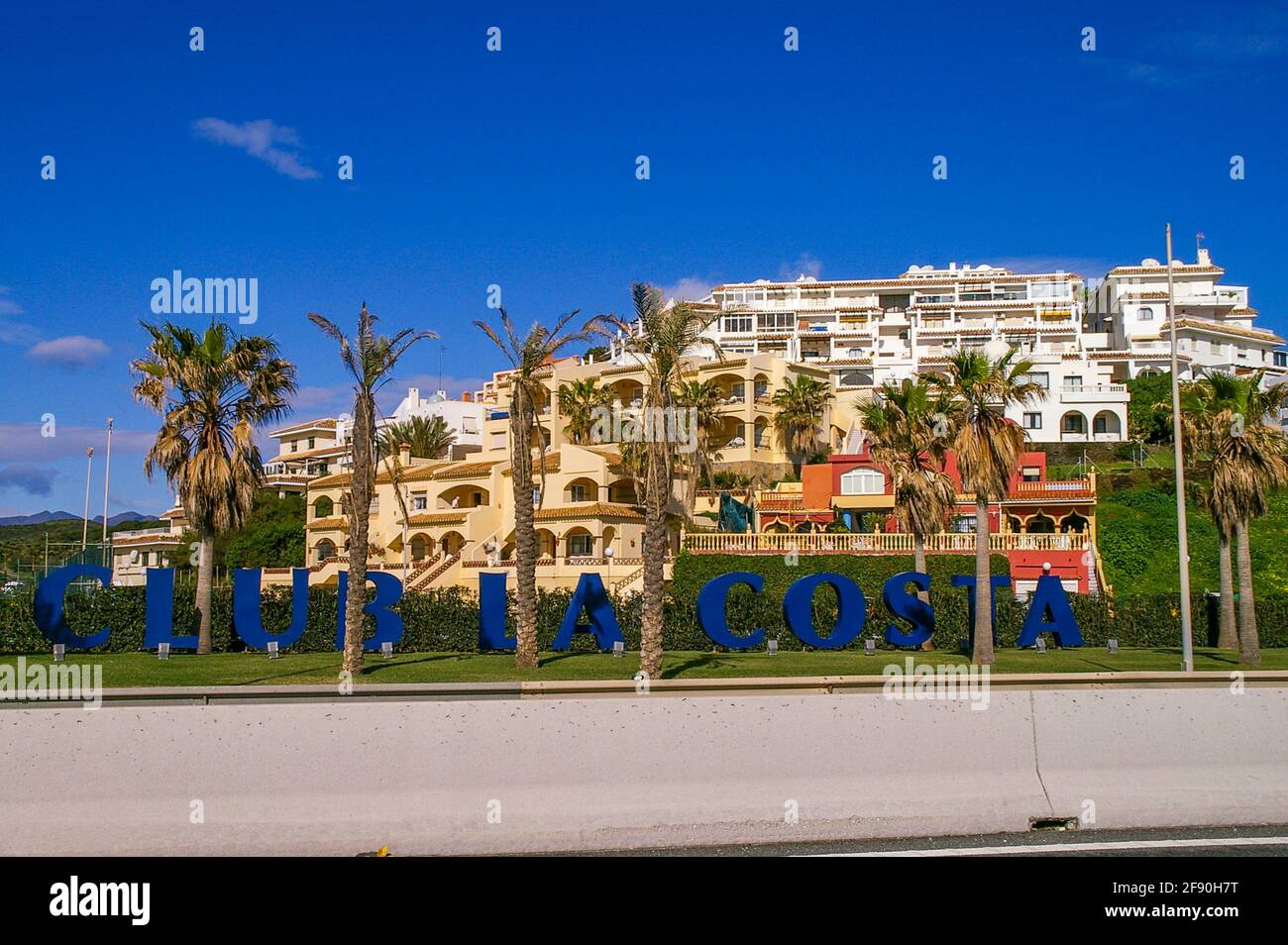 Club La Costa Resorts Und Hotels In Marina Del Sol Phase 1 2 Und 3 Fuengirola Spanien Clc Welt Costa Del Sol Hotel Blue Sky Platz Fur Kopie Stockfotografie Alamy