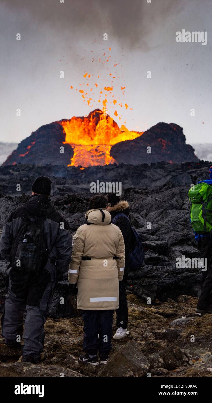 Der Vulkanausbruch 2021 im Mt Fagradalsfjall im Südwesten Islands. Der Ausbruch ereignete sich nur etwa 30 km von der Hauptstadt Reykjavík entfernt. Stockfoto