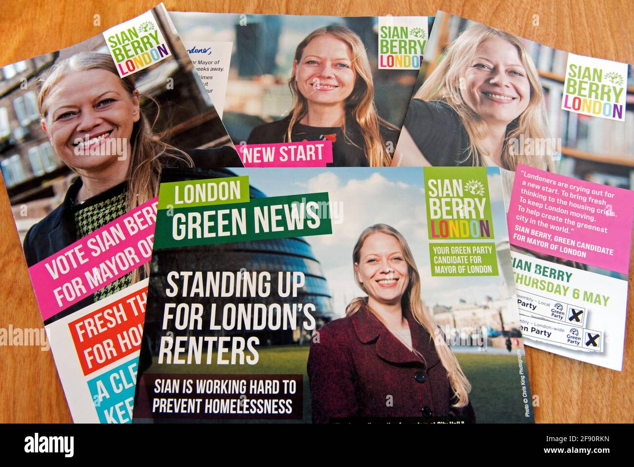 Grüne Partei London Bürgermeisterwahlen politische Flugblätter Sian Berry Kandidat Für den Bürgermeister von London im Vereinigten Königreich Mayoral and Assemble Wahlen Stockfoto
