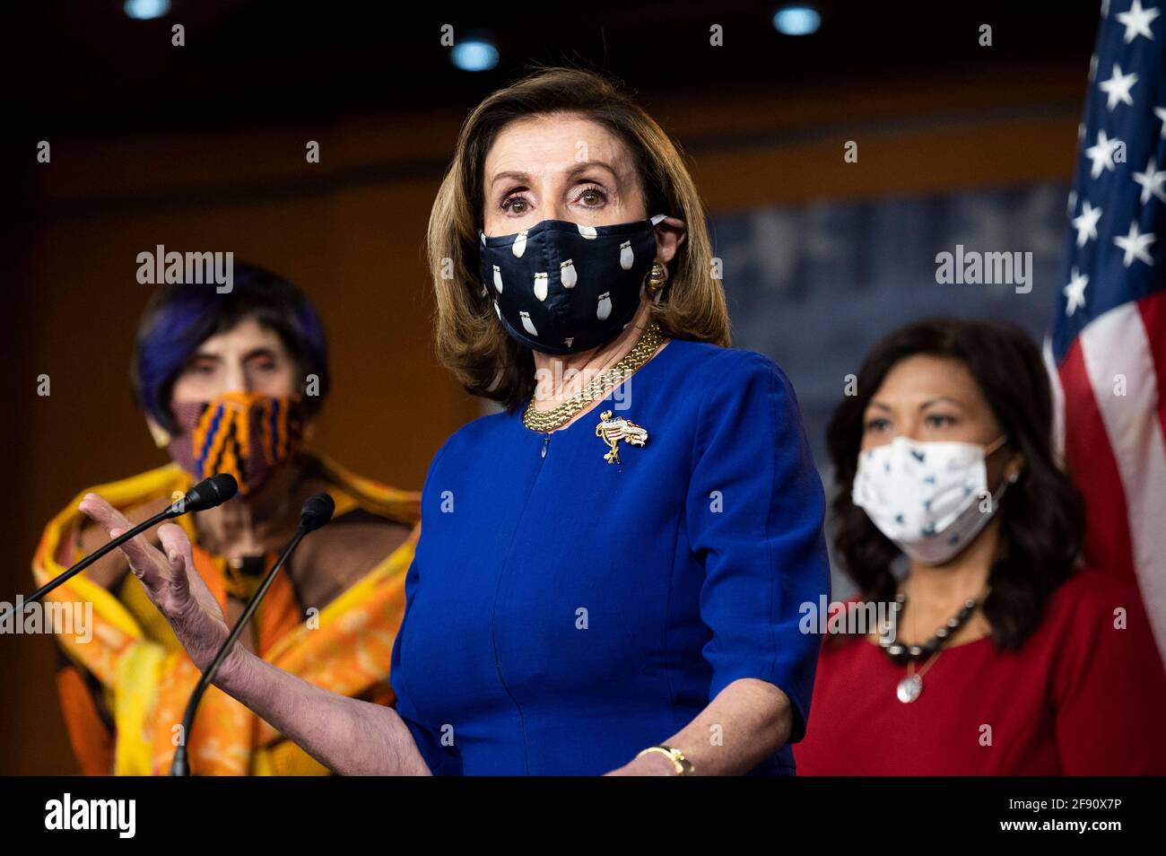 Washington, DC, USA. April 2021. 15. April 2021 - Washington, DC, USA: Die Sprecherin des Hauses, NANCY PELOSI (D-CA), spricht auf einer Pressekonferenz über den Paycheck Fairness Act. Quelle: Michael Brochstein/ZUMA Wire/Alamy Live News Stockfoto