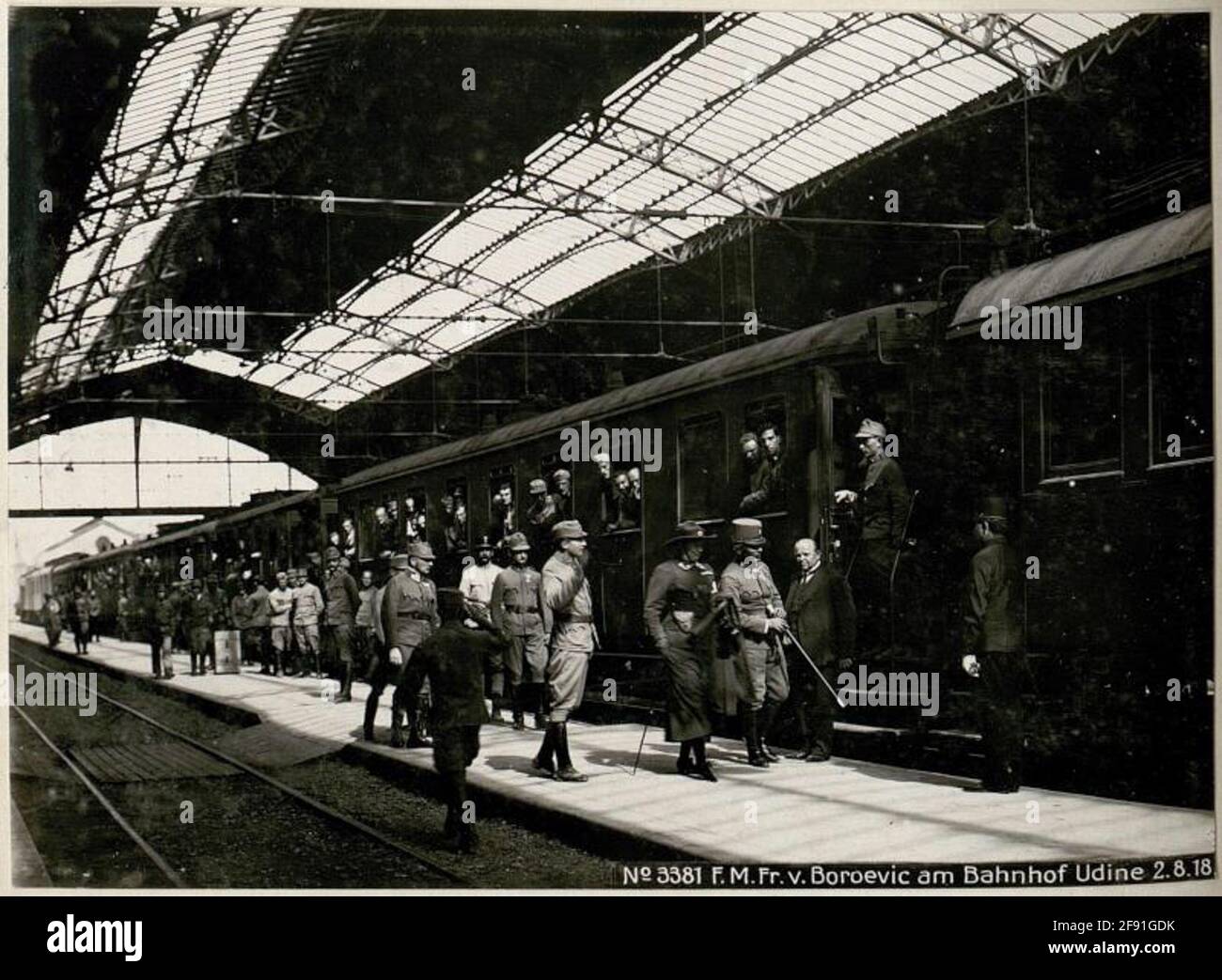 F.M.Fr. v. Boroevic am Bahnhof Udine 2.8.18. . Stockfoto