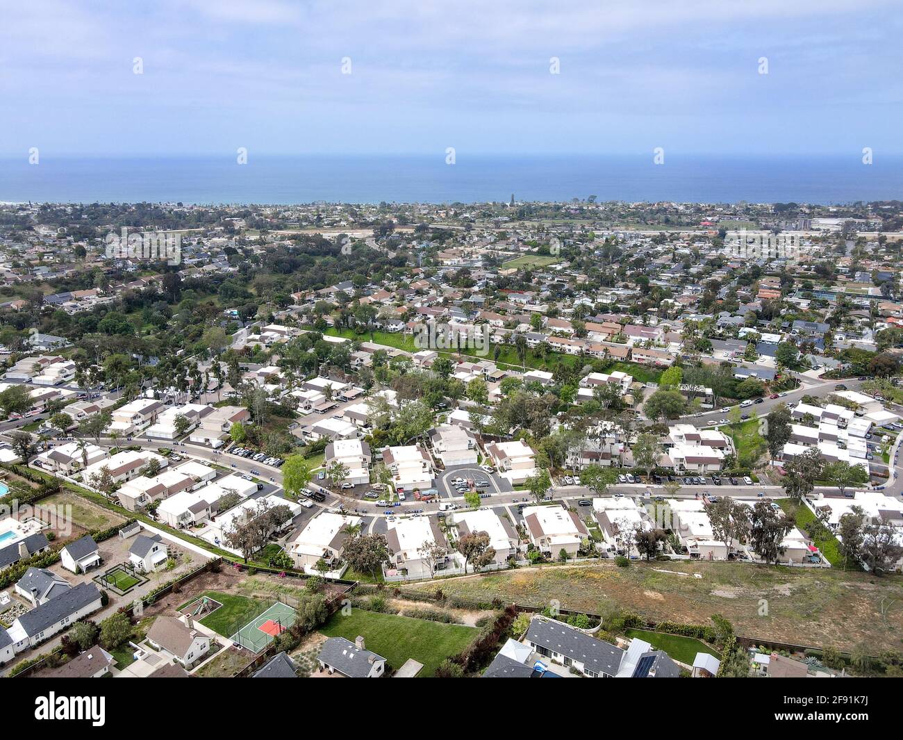 Luftaufnahme der Wohnanlage in Cardiff, Stadt, Gemeinde in der eingegliederte Stadt Encinitas in San Diego County, Kalifornien. USA Stockfoto
