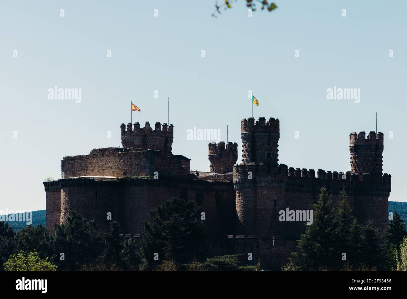 Mendoza Castle in Manzanares El Real in der Provinz Madrid, Spanien. Es ist ein Festungspalast aus dem 15. Jahrhundert und die am besten erhaltene Burg in Madrid Stockfoto