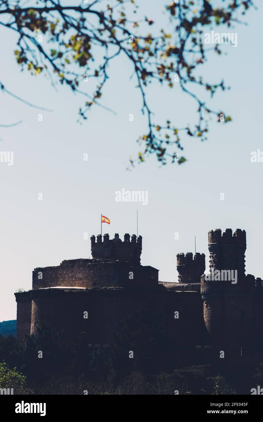 Mendoza Castle in Manzanares El Real in der Provinz Madrid, Spanien. Es ist ein Festungspalast aus dem 15. Jahrhundert und die am besten erhaltene Burg in Madrid Stockfoto