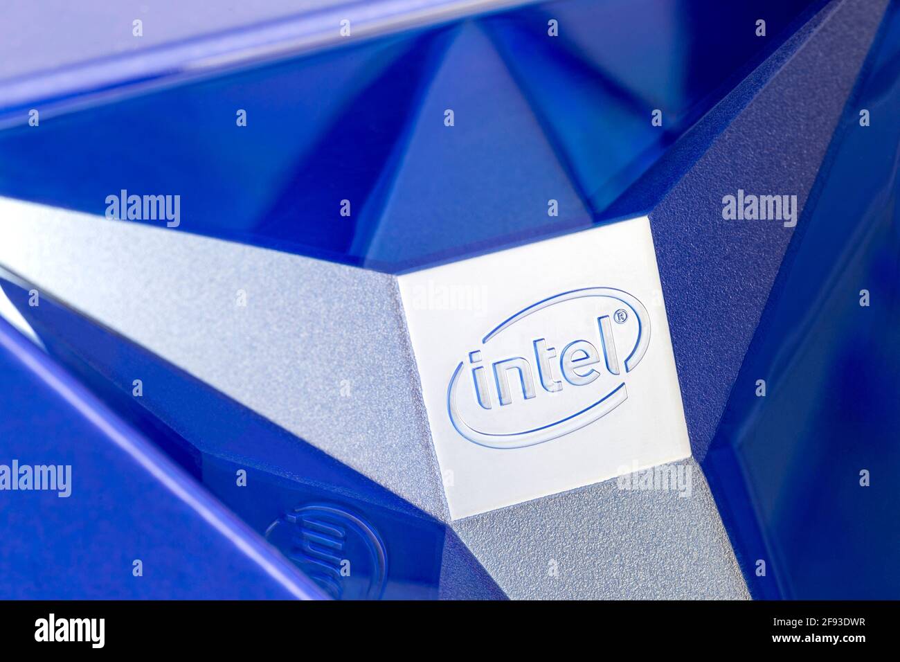 Prag, CZ-17 Januar 2021: Nahaufnahme des Boxdesigns des Intel Comet Lake-S 10 Core i9 10900K CPU-Prozessors der 10. Generation für Desktop-PCs. Illustrative Ed Stockfoto