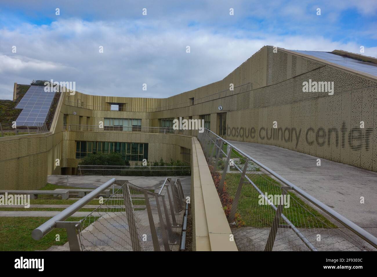 San Sebastian, Spanien - 15. Jan 2021: Das Basque Culinary Center, eine Kochschule von Weltklasse in San Sebastian Stockfoto