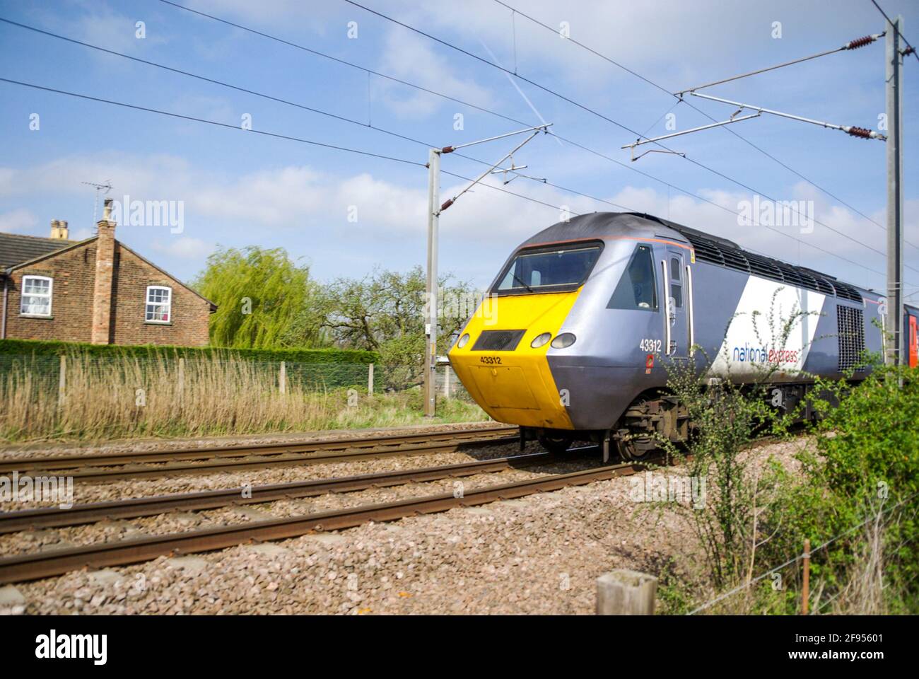 National Express East Coast Hauptlinie InterCity 125 Zug vorbei Holme, Großbritannien. British Rail Class 43 High Speed Train, HST 43312 früher 43112 Stockfoto