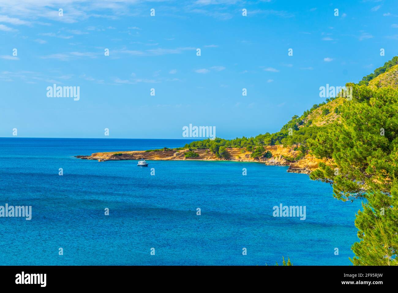 Zerklüftete Küste Mallorcas bei Cap Ferrutx Stockfoto