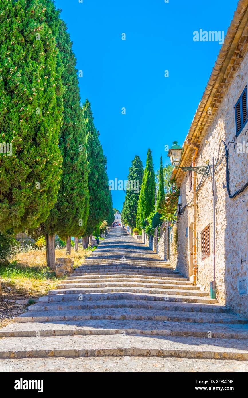 Kapelle el calvari Fotos und Bildmaterial in hoher Auflösung Alamy