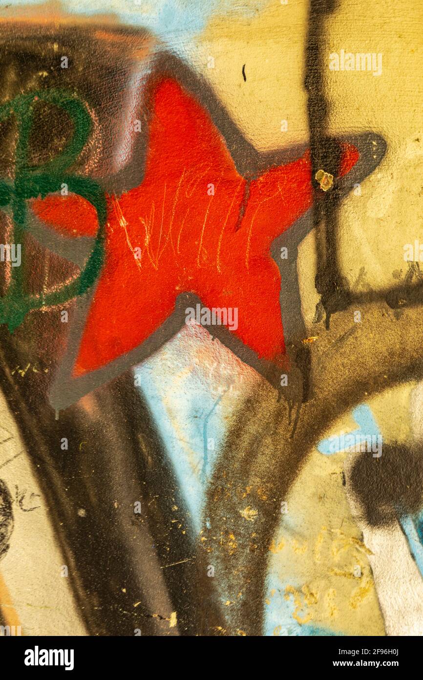 Graffiti mit einem Stern an der Wand, Teilansicht Stockfoto