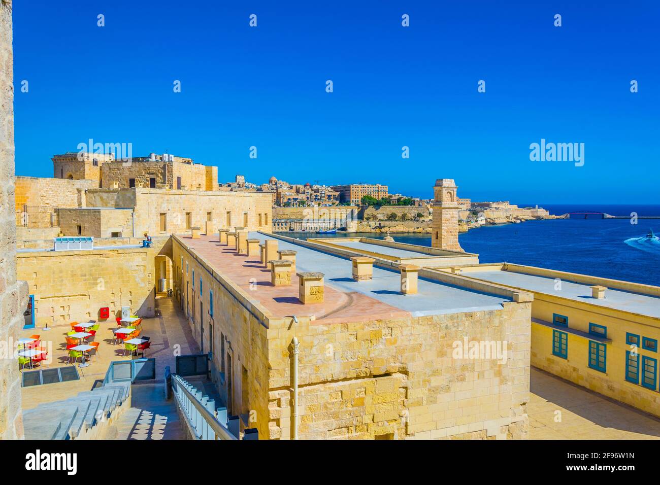 Blick auf den Innenhof des Fort St. Angelo in Birgu, Malta Stockfoto